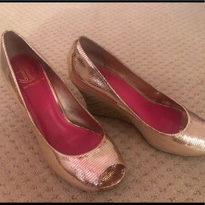 Gold lily Pulitzer woven wedges 👠